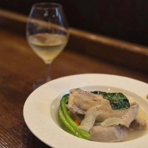 Today is a day when nothing fancy is okay.

#NahaDinner
#Naha Wine
#DrinkingAloneNaha
#A place where you can drink quietly
#Tsuboya Gourmet
#Kokusai Street Dinner
#restaurantbarvery