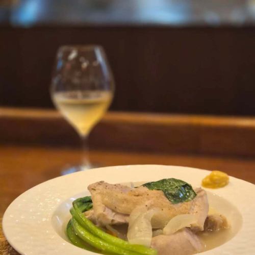 Today is a day when nothing fancy is okay.

#NahaDinner
#Naha Wine
#DrinkingAloneNaha
#A place where you can drink quietly
#Tsuboya Gourmet
#Kokusai Street Dinner
#restaurantbarvery