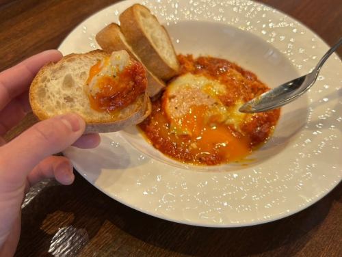April has arrived, and many people are starting new lives. We're also pleased to introduce some new items on our menu!

"Purgatorio ~Eggs in Hellish Stew~"
This Neapolitan home-style dish features a bright red tomato sauce resembling the fires of hell, and the egg dropped into the bubbling flames evokes the image of purgatory (purgatorio).It may look like hell, but if you put it on top of a baguette or dip it in something, the rich flavor will surely transport you to heaven.
Doesn't it make you want to say it? Purgatorio♪

All of our staff look forward to your visit.

⁡⁡⁡⁡⁡⁡⁡⁡⁡ Delicious food and drinks ⁡⁡⁡⁡⁡⁡⁡⁡⁡
Time and places for adults to enjoy themselves ⁡⁡⁡⁡⁡⁡⁡⁡⁡
⁡⁡⁡⁡⁡⁡⁡⁡
◆ No charge
◆Average customer spending: 4,000 yen
◆ 8 counter seats, 3 tables (4 seats each)
◆Solo diners are welcome
◆All seats are non-smoking.
◆Payment methods: Cash, credit card, QR code payment

Reservations can be made by phone, via the URL in my profile, or via DM.

RESTAURANT & BAR VERY
Opening hours: 15:00-23:00
1st Floor, Minshu Building, 1-7-5 Tsuboya, Naha City
Phone 098-866-0901