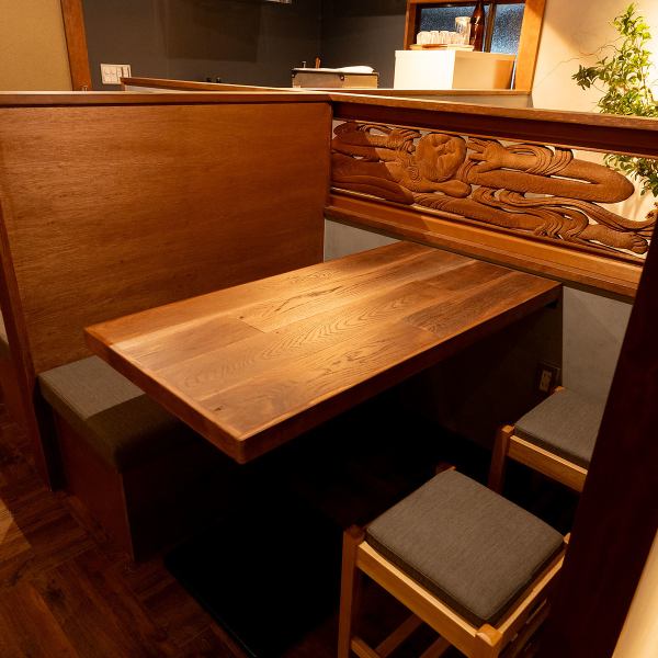 明るく開放的な店内は総席数92席ご用意がございます。１階～2階まで利用可能です。フロア貸切も可能ですので店舗までお気軽にご相談ください。