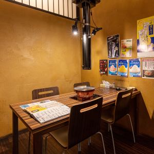 　4名様迄ご着席いただける半個室のテーブル席は全2卓のご用意です。