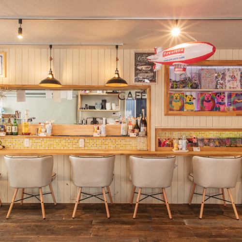 細部まで拘った遊び心溢れる店内で旅行気分に♪