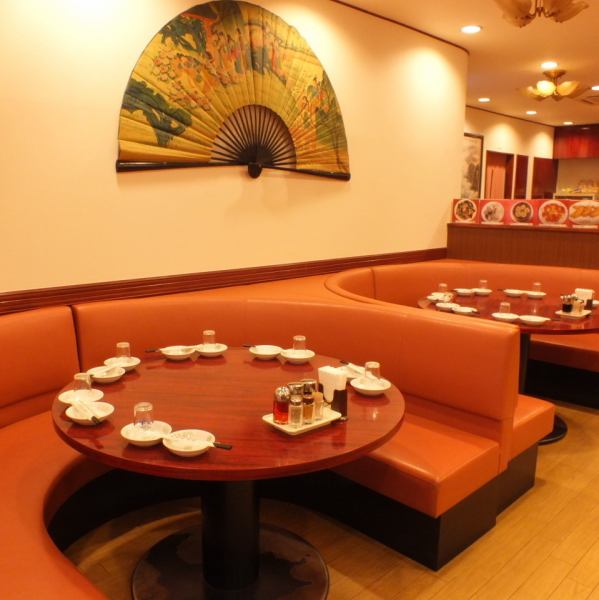 店内貸切は最大60名様迄OK！広々とした店内は会社宴会や大人数でのご宴会にオススメ！円卓席やソファー席等、ごゆっくりとお寛ぎ頂けるお席をご用意しております。貸切の詳細につきましては事前に店舗迄ご相談くださいませ♪
