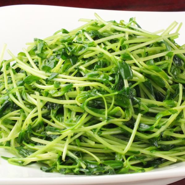 【豆苗炒め】シャキシャキとした食感とさっぱりとした味が魅力の栄養満点なお料理です☆お酒のつまみにも◎