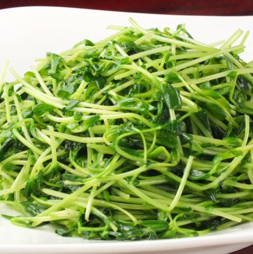 【豆苗炒め】シャキシャキとした食感とさっぱりとした味が魅力の栄養満点なお料理です☆お酒のつまみにも◎
