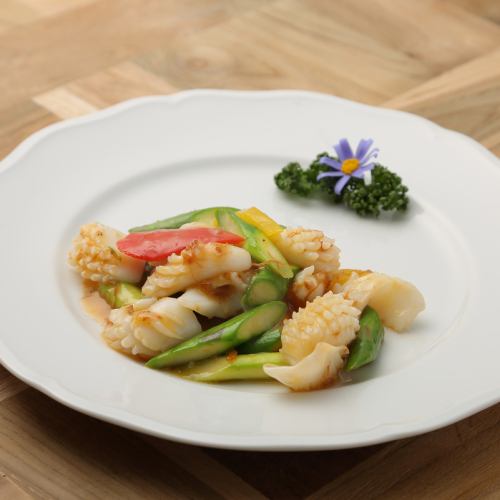 Squid and asparagus scallop adductor muscle XO sauce