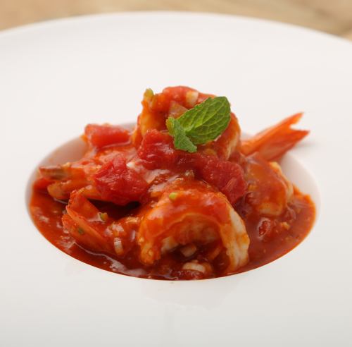 Tomato-scented big shrimp simmered in chili sauce