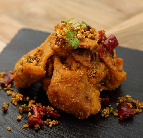 Crispy curry-flavored fried chicken