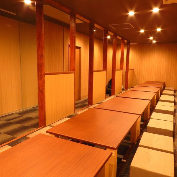 << Japanese-style room >> The Japanese-style space has digging and counter seats.If the floor is reserved, we can guide a little less than 30 people! Enjoy the old-fashioned popular izakaya feeling that everyone is excited about ◎