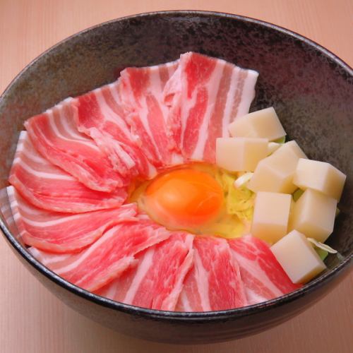 まるたは鉄板焼き、おつまみもうまい！