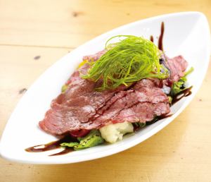 12種野菜の炙り和牛サラダ