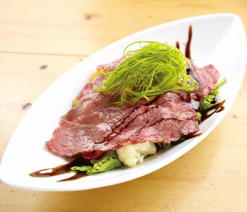 12種野菜の炙り和牛サラダ