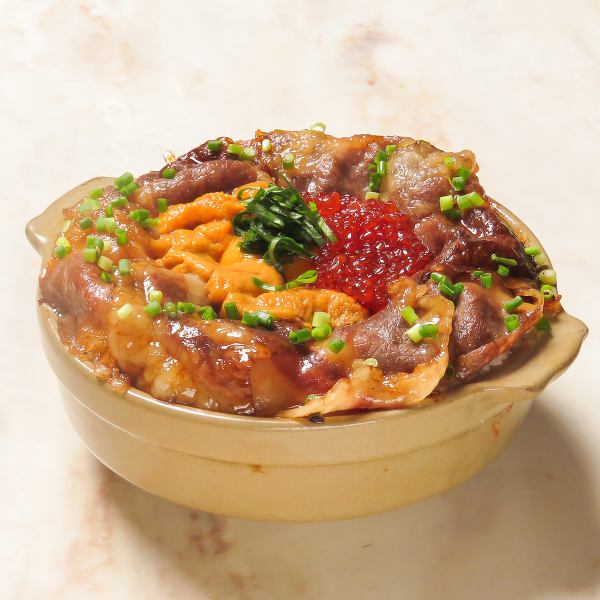粋な肉の豪華土鍋飯！