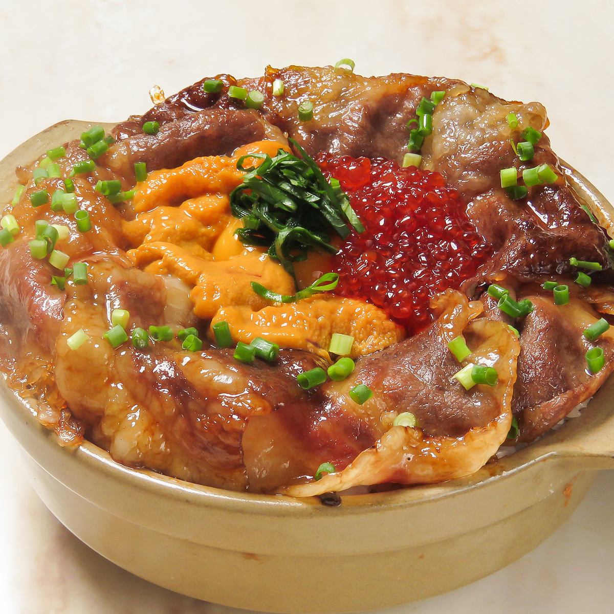 豪華土鍋飯!厳選和牛や雲丹やイクラを贅沢に使った土鍋飯!