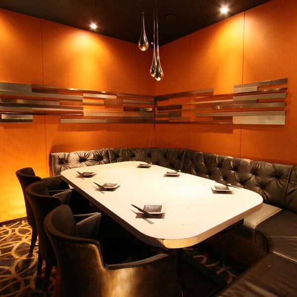 【少人数様から個室をご用意☆】船橋駅からすぐの便利なお店です♪寛ぎの和風個室を多数ご用意しております!幻想的な光が織りなす船橋和モダン空間は女子会・合コンにも最適です♪種類豊富なお酒や各種ドリンクと共に最上級な時間をお過ごしください...♪お待ちしております。土日祝日ランチ営業もご予約承っております