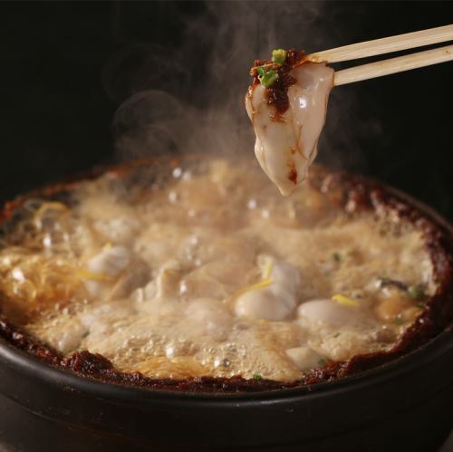 我們的招牌菜!味噌牡蠣火鍋,美味豐盛。