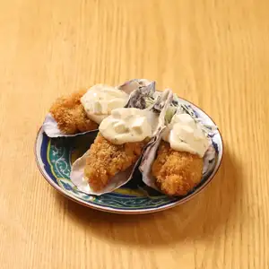 鮮嫩炸牡蠣佐起司塔塔醬