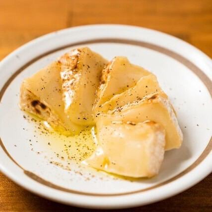 【温】カマンベール炭で焼いたん