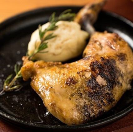 【鶏】＜低温調理＞骨付きもも肉　～ドフィノワ添え～