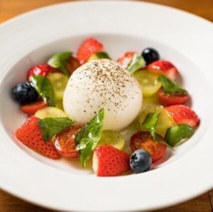 【冷】ブラータチーズ ～フルーツカプレーゼ～