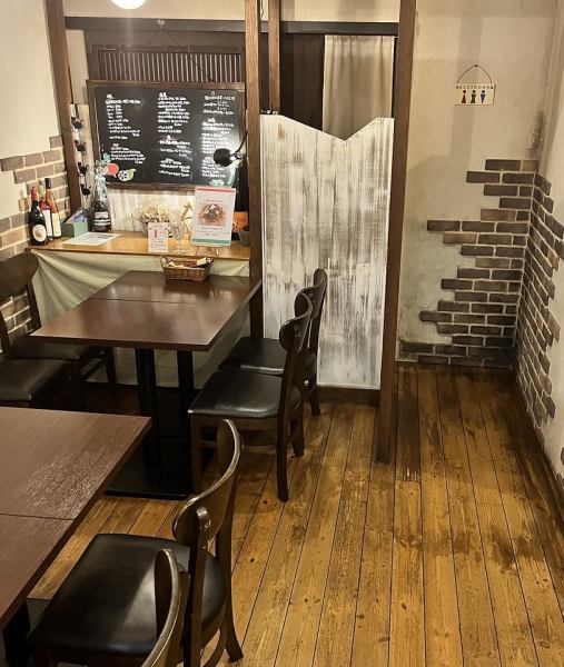 【貸切は約15名様～】開けた店内はアットホームな空気感。全体が見渡せるので、貸切パーティーや結婚式二次会に最適！