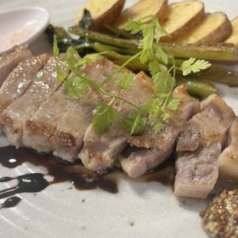 ボリューム◎野菜をたくさん使った大皿料理8品コース　プラス2200円で100分間飲み放題