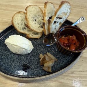 豆腐とクリームチーズのカナッペ 　３種のトッピング添え