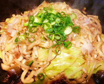 Yaki udon with mushrooms and mentaiko