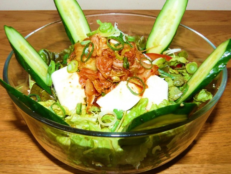 Light yuzu salad with kimchi and tofu