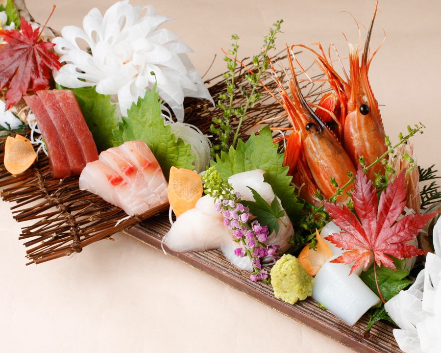 旬のオススメメニューを季節ごとにお出ししてます。