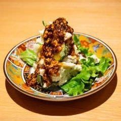 馬鈴薯沙拉配食用辣椒油