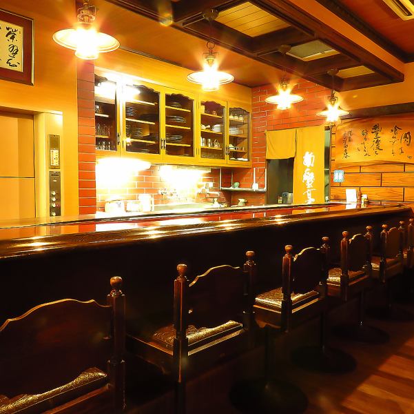 The most popular seats are the counter seats! You can enjoy the real thrill of teppanyaki steak right in front of you! Don't forget to check out the skills of the 74-year-old owner, Mr. Takeishi! ♪ If you want to enjoy in a mature atmosphere, or if you want to enjoy it in a calm atmosphere, please take a seat at the counter ♪