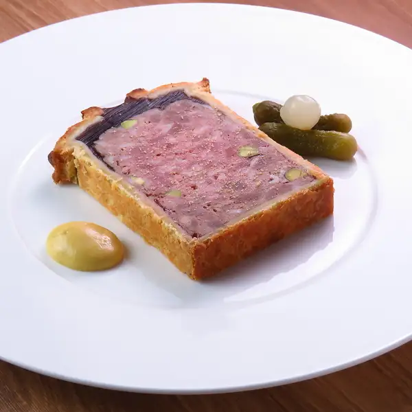 フランス本場で修業を積んだ確かな技術。必食の逸品「パテ・アンクルート」