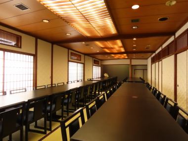 【4F】전석 다다미석 최대 60분까지 이용할 수 있는 완전 개인실도 준비.다다미 좌석에 의자 테이블을 두고 있기 때문에, 파고타츠석보다 부하없이 편안하게 받을 수 있습니다.