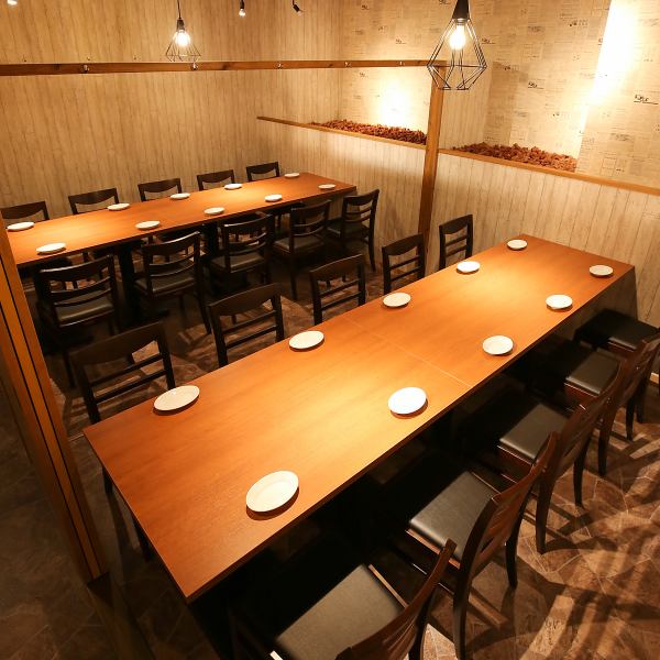 Please feel free to ask if you would like to have a larger seat. ◎ We can accommodate 2/4/6/8/10/20/up to 40 people. ◎ Perfect for large drinking parties, dinner parties, and other banquets. ◎ Easy access near Fukuyama Station! A bar with fully private rooms. ♪ Recommended for parties such as group dates, girls' parties, and welcome parties. ♪