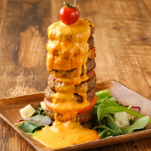 Overwhelmingly impressive! Great for SNS♪ The most popular "Hamburger Tower" Hamburger with juicy meat and plenty of cheese
