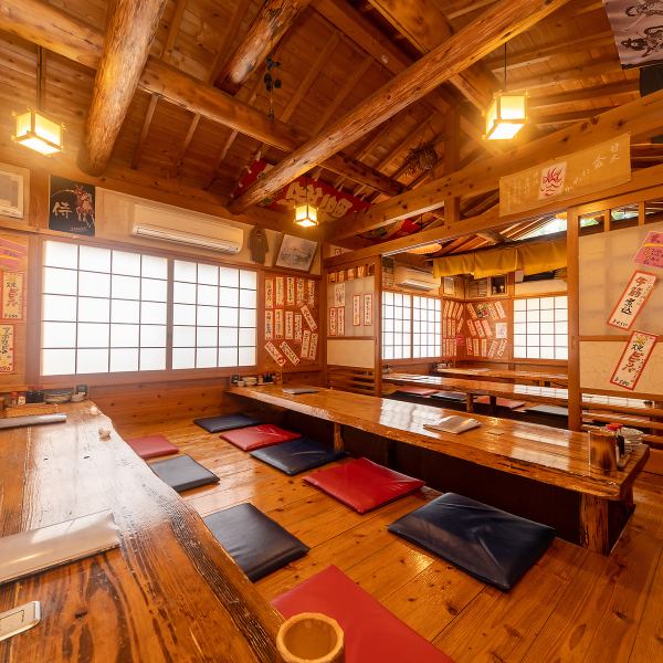 ≪You can have a relaxing meal≫ The restaurant has a calm and Japanese atmosphere.There are 4 tatami mats where you can relax and stretch your legs, and 8 groups can seat up to 6 people. ◎ We have 3 table seats for 5 people.Please use it in various scenes ♪
