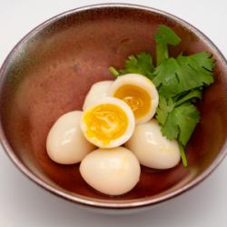 うずらのナンプラー漬け