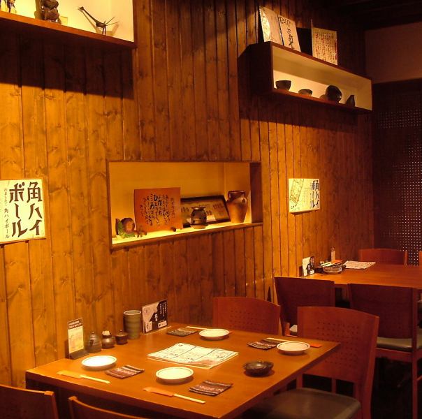 The secret to its popularity among working women is its space where you can talk freely with your friends. We can accommodate up to 20 people for a banquet in the tatami room!