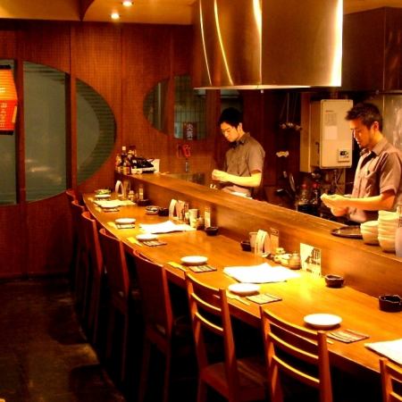 [Counter seats] Equipped with a total of 32 seats, including tatami mat seats, sunken kotatsu seats, and counter seats! Banquets can accommodate up to 20 people! We will guide you according to the number of guests!・Please feel free to contact us about your budget, etc. *Photo is an image.