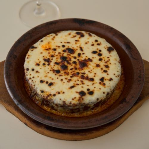 Melty cheese oven-baked gratin pasta