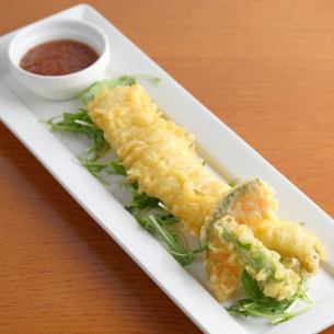 穴子の一本揚げ　野菜てんぷら添え