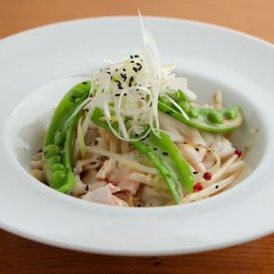 茶美豚しゃぶしゃｓぶとスナップエンドウの温サラダ