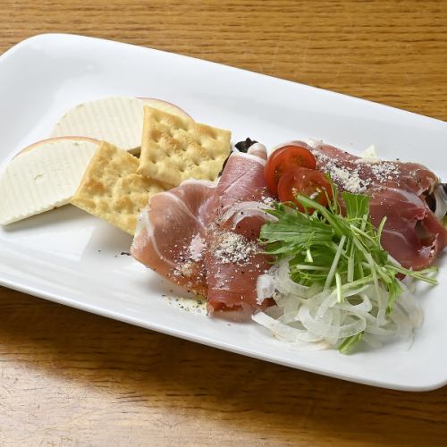 生ハム・林檎とクリームチーズのコンビ