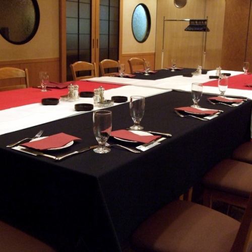 Private room banquets for a large number of people are now possible!