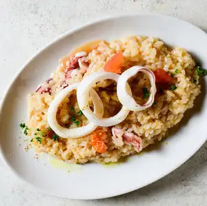 スルメイカと季節野菜のRisotto いかの肝風味