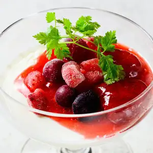 イチゴとベリーの Pannacotta