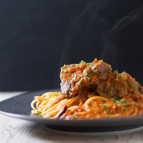 【当店こだわりのパスタ】トロトロ牛ホホのアラビアータ