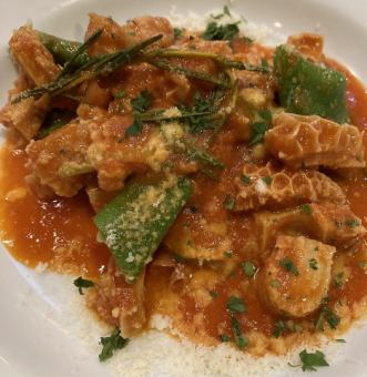 トリッパと白インゲン豆のトマト煮込み