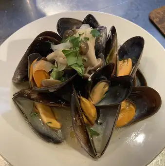 たっぷり！ムール貝の白ワイン蒸し